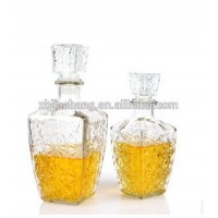 elegant whisky brandy glass decanter with cork stopper